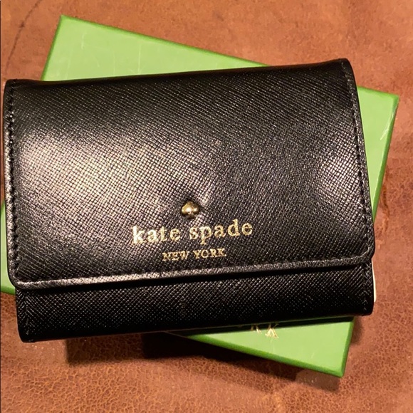 Kate Spade Wallet - Picture 1 of 15